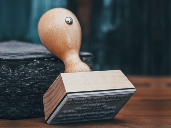 Holzstempel selbst gestalten – Anleitung, Tipps & Vorteile