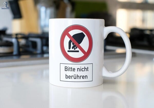 Keramiktasse "Bitte nicht berühren" | gravur-fabrik.de